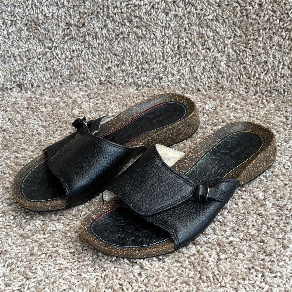 Teva Women’s Black Leather Slide Sandals size 8